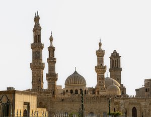 Cairo’s Majestic Mosque: A Glimpse of Islamic Architecture