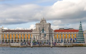 Lisbon’s Arco da Rua Augusta & Praça do Comércio