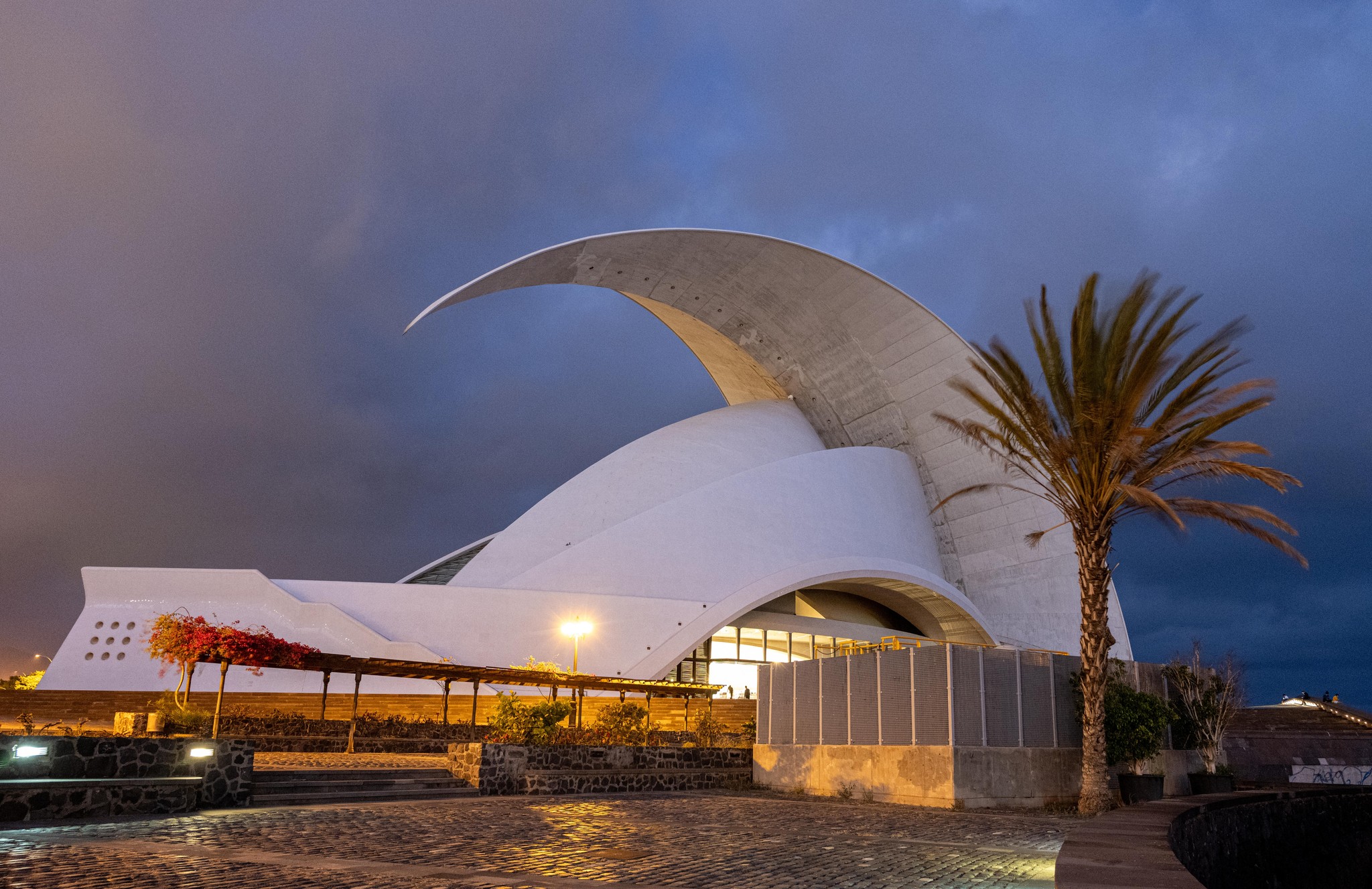 Auditorio de Tenerife: A Modern Architectural Masterpiece at Dus